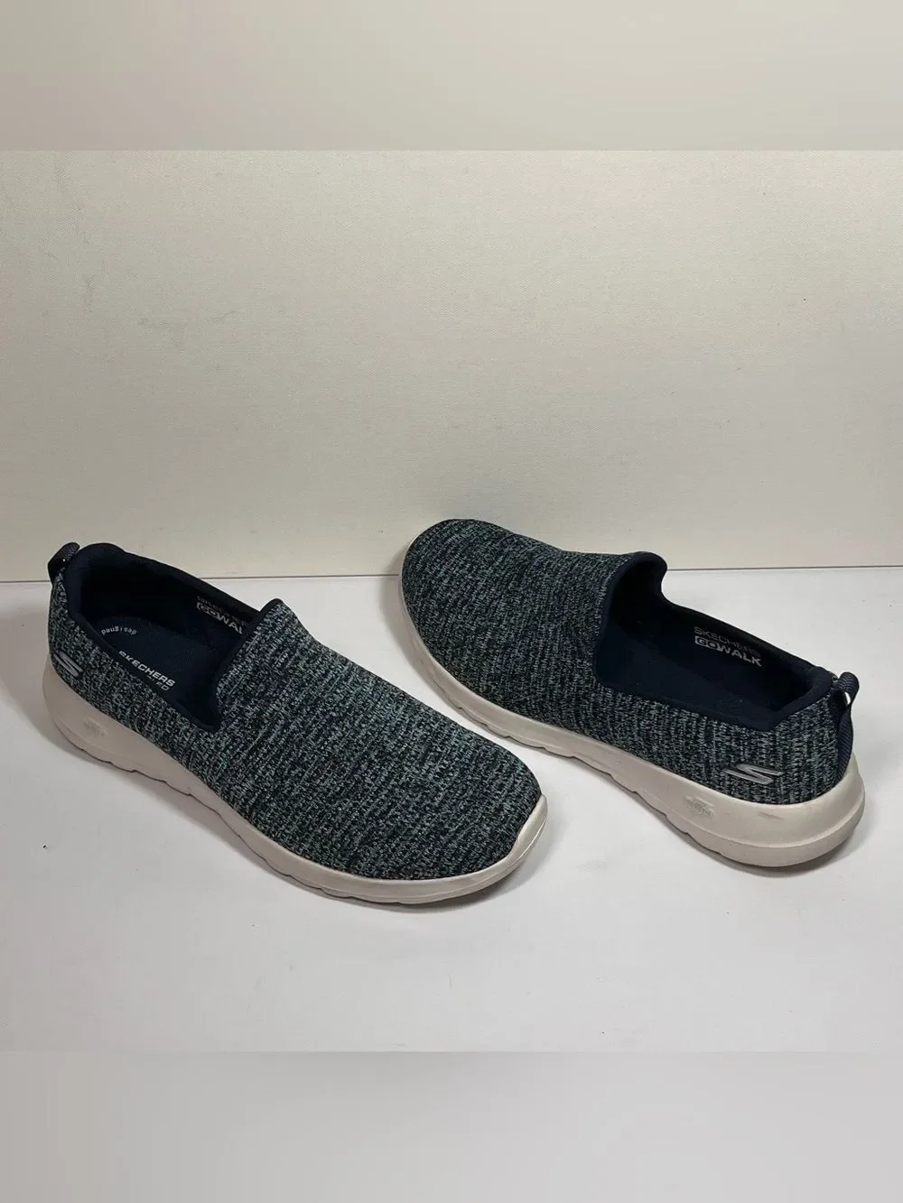 Skechers GOwalk Joy Ons-Everly Washable Two-Toned Knit Slip